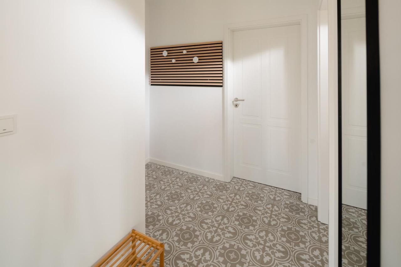 Kuesten Suite Sued - Seitliche Wasserlage, Terrasse, 70Qm Greetsiel Exterior photo